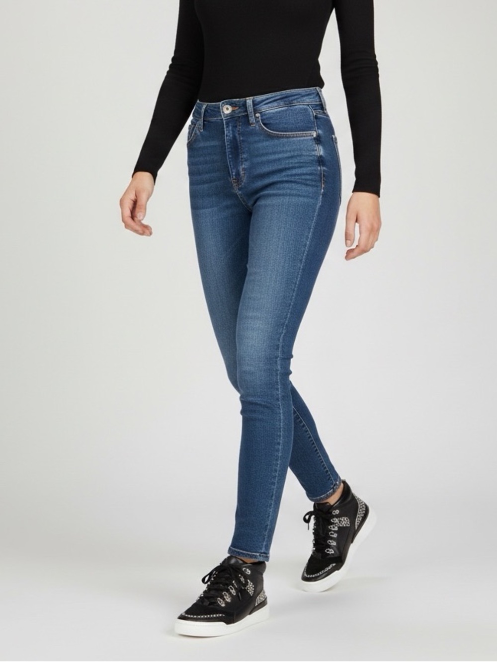 Vince Camuto / Samphy Black Leather high-low tops / Sz 8